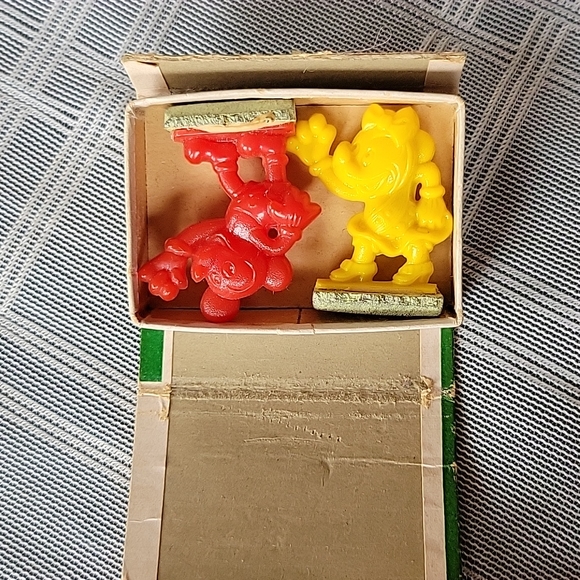 Rare 1950's DisneyMickey & Minnie "Rumba Rhythm" Magnetic Patent Pending Edition - Picture 5 of 9